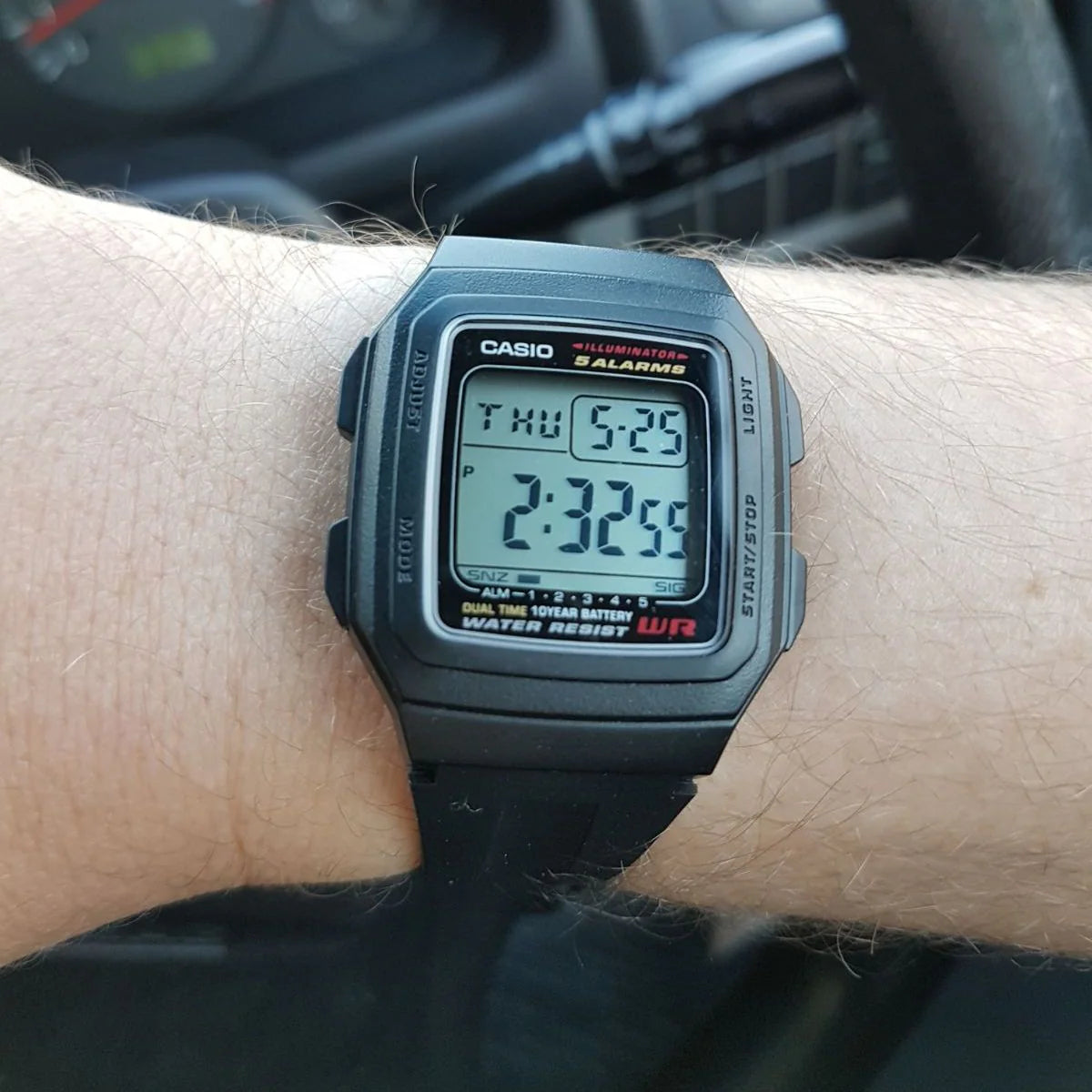CASIO HOMME SPORT F-201WA-1ADF